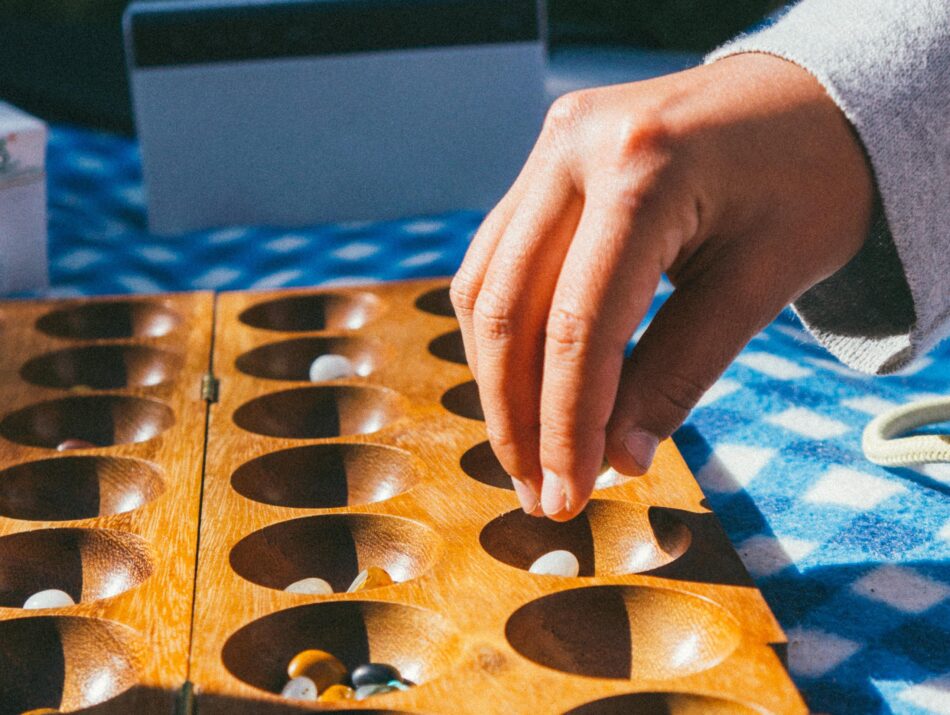 Estimulando o raciocínio lógico através dos jogos Mancala